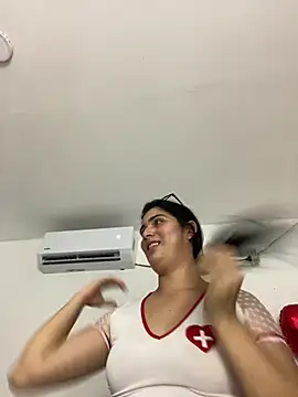 Nahomyy_1 live sex cam