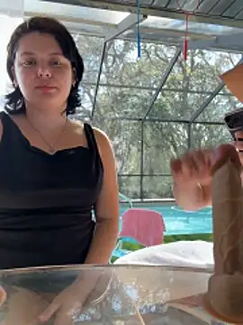 mangolini_parrocini live sex cam