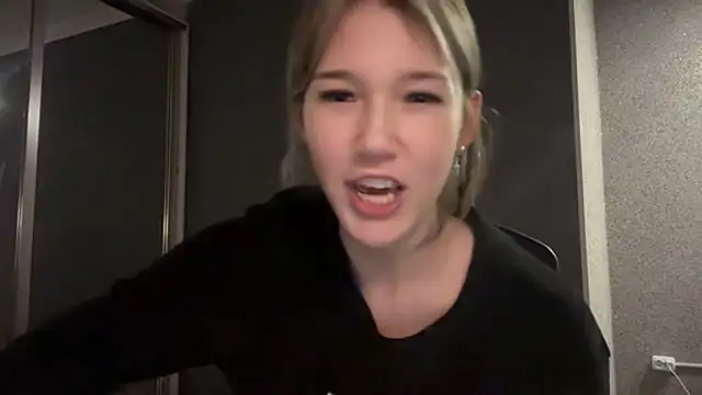 lilXdomiii's cam snapshot