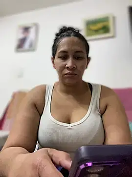 Carola-Ross live sex cam