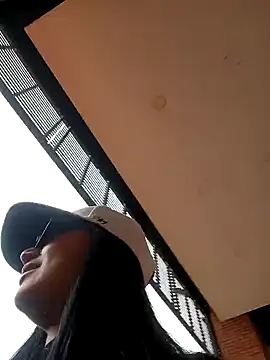 Esmeralda333's cam snapshot