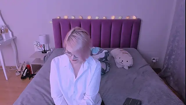 sabrinamacmarren's cam snapshot