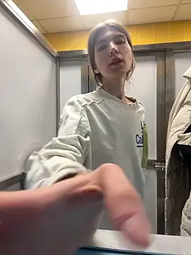 Bubble_Chloe's cam snapshot