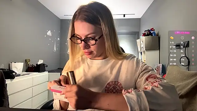 SoftnessMila's cam snapshot