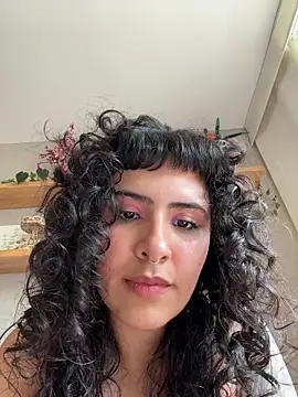 SugarTroubl33 live sex cam