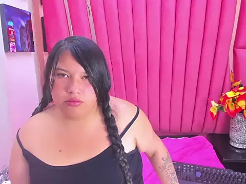 Nina_Love69's cam snapshot