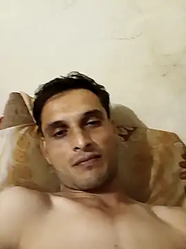 Beinghorny83 live sex cam