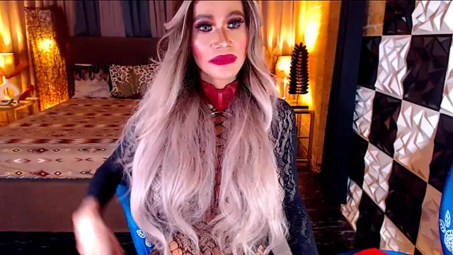 MonstrousCockDiva live sex cam