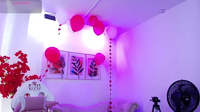 Ema_louis_ live sex cam