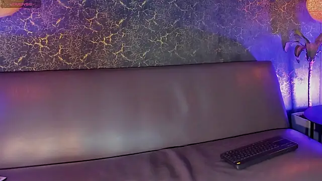 IsabellaRossi_'s cam snapshot