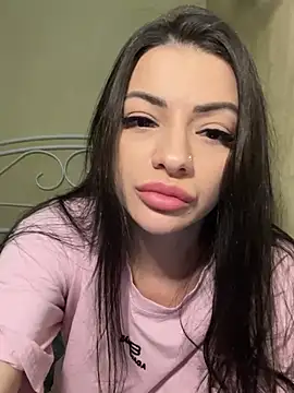 Layana_Ro's cam snapshot