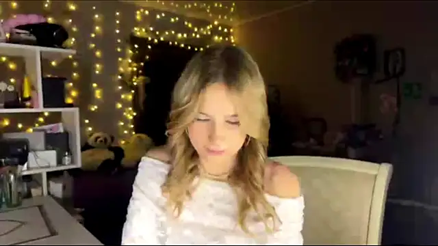 amily_sunray's cam snapshot