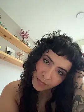 SugarTroubl33 live sex cam