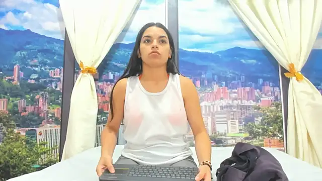 SabrinaAndYaly's cam snapshot