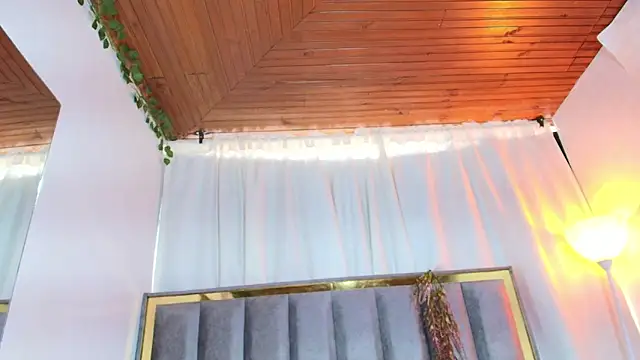 Zoe_Curvy's cam snapshot