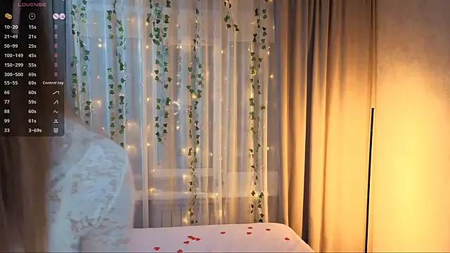 CarolinePepper live sex cam