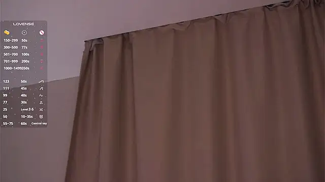 EffieHenri live sex cam