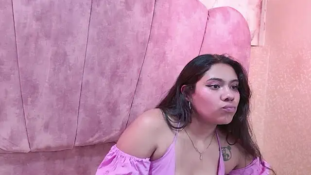 SasshaSpicy live sex cam