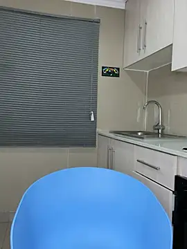 Jazmine-Blue live sex cam