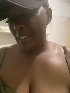 Cardiebae89 live sex cam