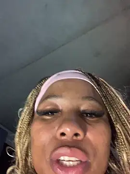 CurvyDesire1 live sex cam