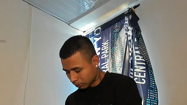 _Logan_Colton_ live sex cam