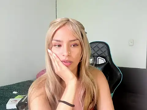 Megan_Blue_'s cam snapshot