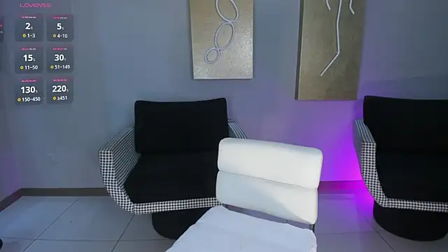 NiaHolland live sex cam