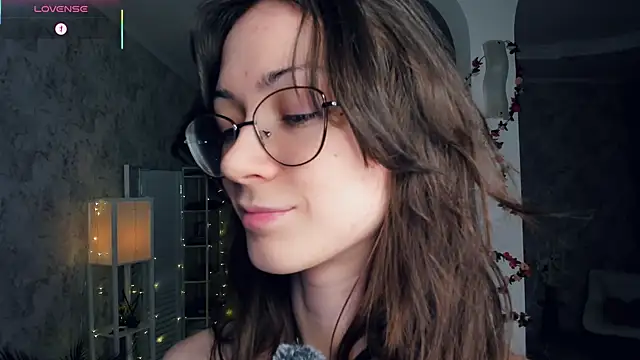 ReneeLippeatt live sex cam