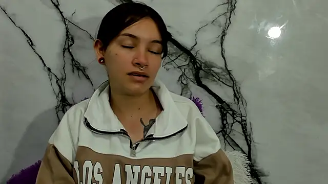 nahomy_glow's cam snapshot