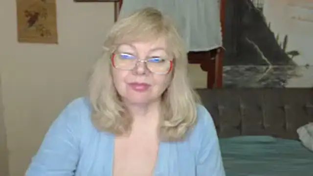 EvelynLoveShy's cam snapshot