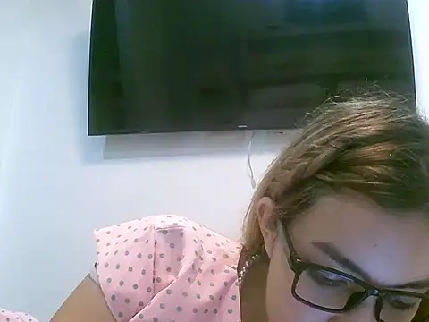 VittoriaTaylor's cam snapshot