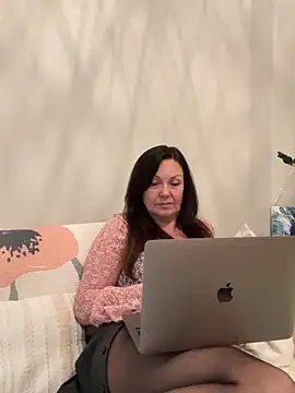 HotLdyllic's cam snapshot