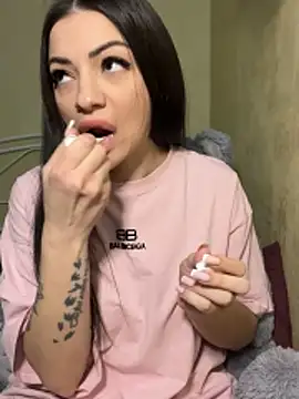 Layana_Ro's cam snapshot