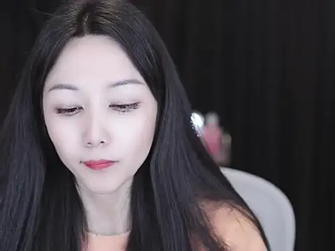 Nuyoah-77 live sex cam