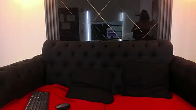 IvyyEmerald live sex cam