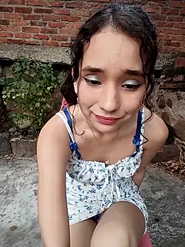 sweet_outdoor_charm live sex cam