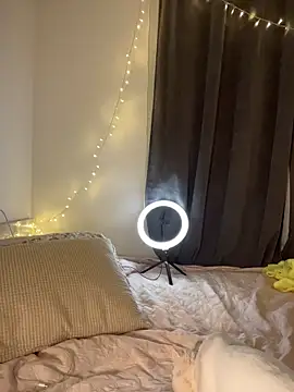 Ella_Charm's cam snapshot