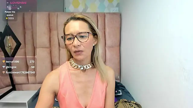 Issa_Milf__'s cam snapshot