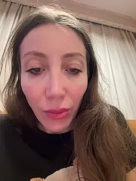 HellaryTourent's cam snapshot