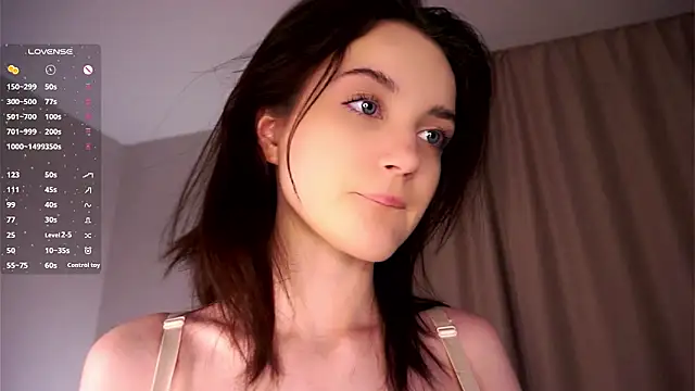EffieHenri live sex cam