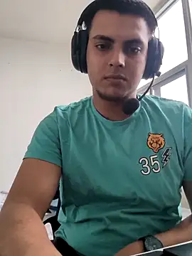 Cutekillerhunk live sex cam