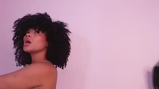 naia_blessed live sex cam