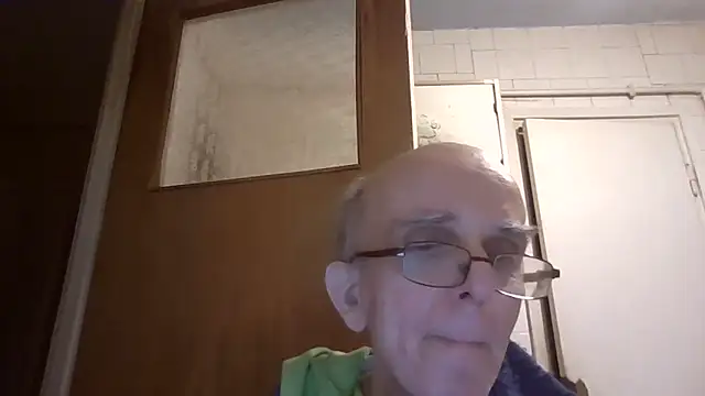 mariusica1@xh live sex cam