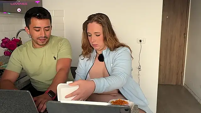 Sofii_n_Diego live sex cam