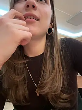 YourSweetArya's cam snapshot