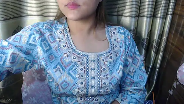 queen_angelina's cam snapshot