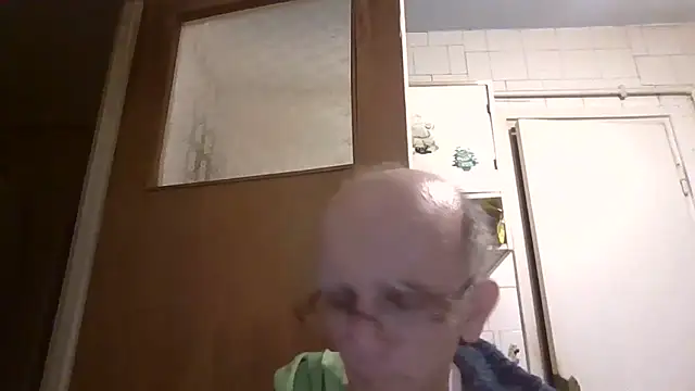 mariusica1@xh live sex cam