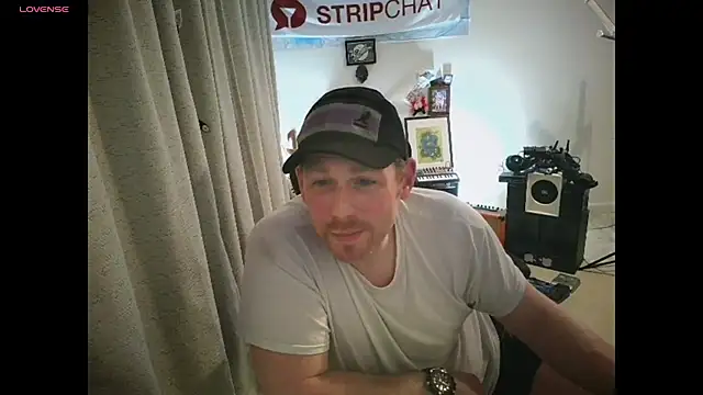 God_Of_ThundeRR live sex cam