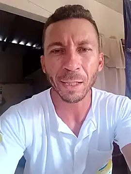 RobertoLuiz84 live sex cam